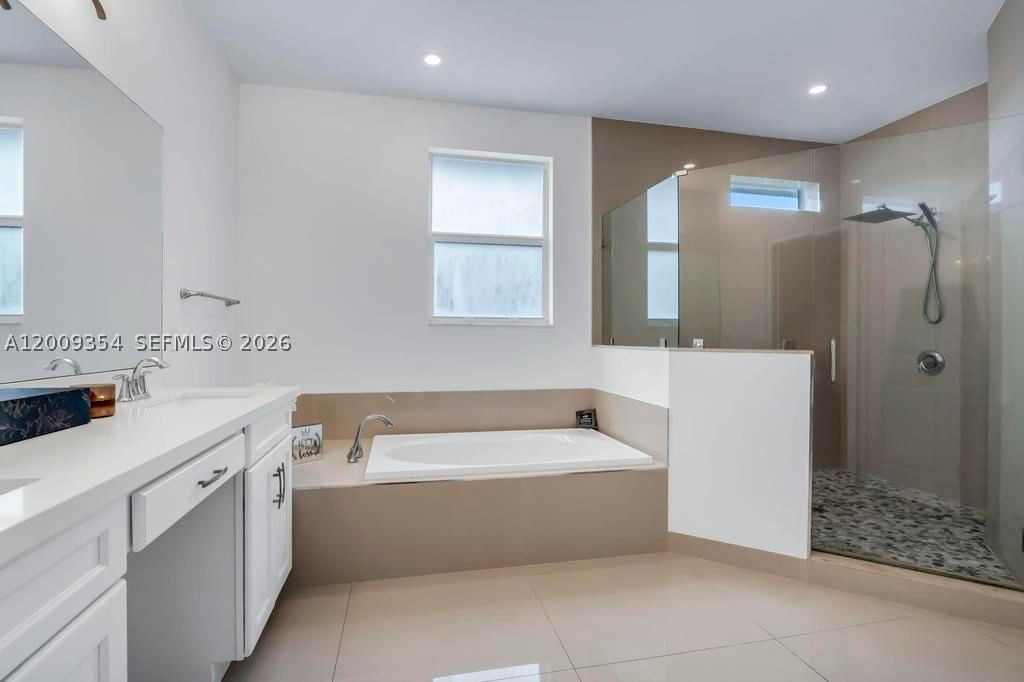 Real estate property located at 7601 CAVALIA Dr, Broward, Cavalia Estates, Davie, FL