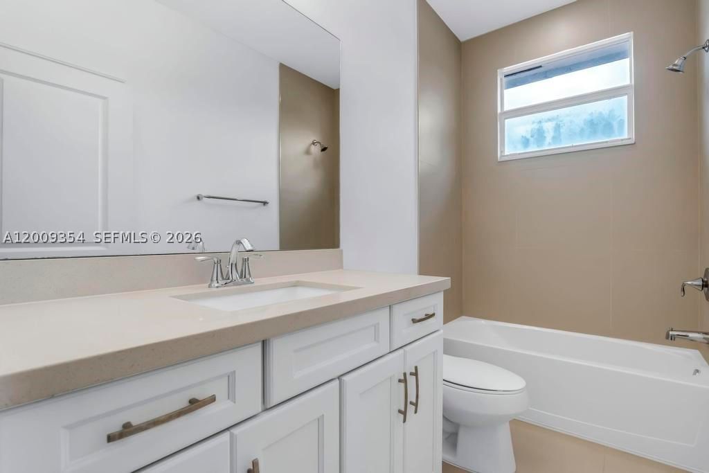 Real estate property located at 7601 CAVALIA Dr, Broward, Cavalia Estates, Davie, FL