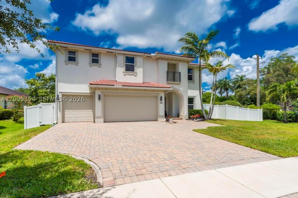 Real estate property located at 7601 CAVALIA Dr, Broward, Cavalia Estates, Davie, FL