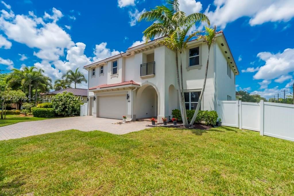 Real estate property located at 7601 CAVALIA Dr, Broward, Cavalia Estates, Davie, FL