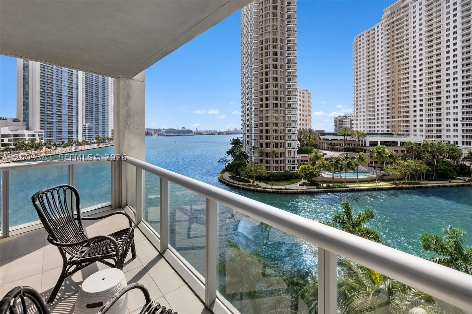 Real estate property located at 465 Brickell Ave #701, Miami-dade, Iconbrickell Condo No 1, Miami, FL