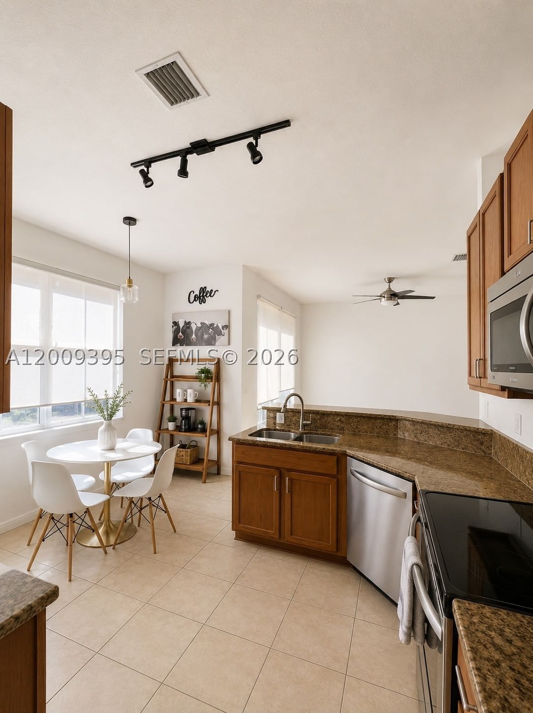 Real estate property located at 11028 87th Ln, Miami-dade, Islands At Doral Townhome, Doral, FL