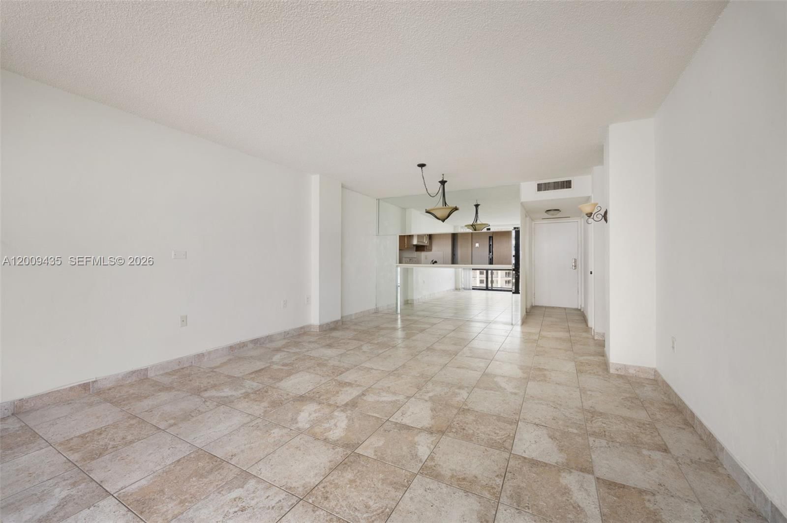 Real estate property located at 600 36th St #1109, Miami-dade, Charter Club Condo, Miami, FL