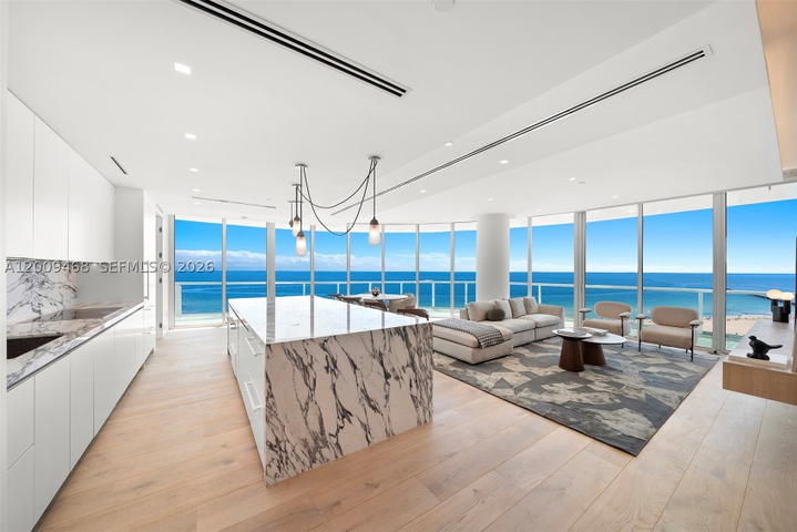 Real estate property located at 100 Pointe Dr #1206, Miami-dade, Continuum On South Beach, Miami Beach, FL