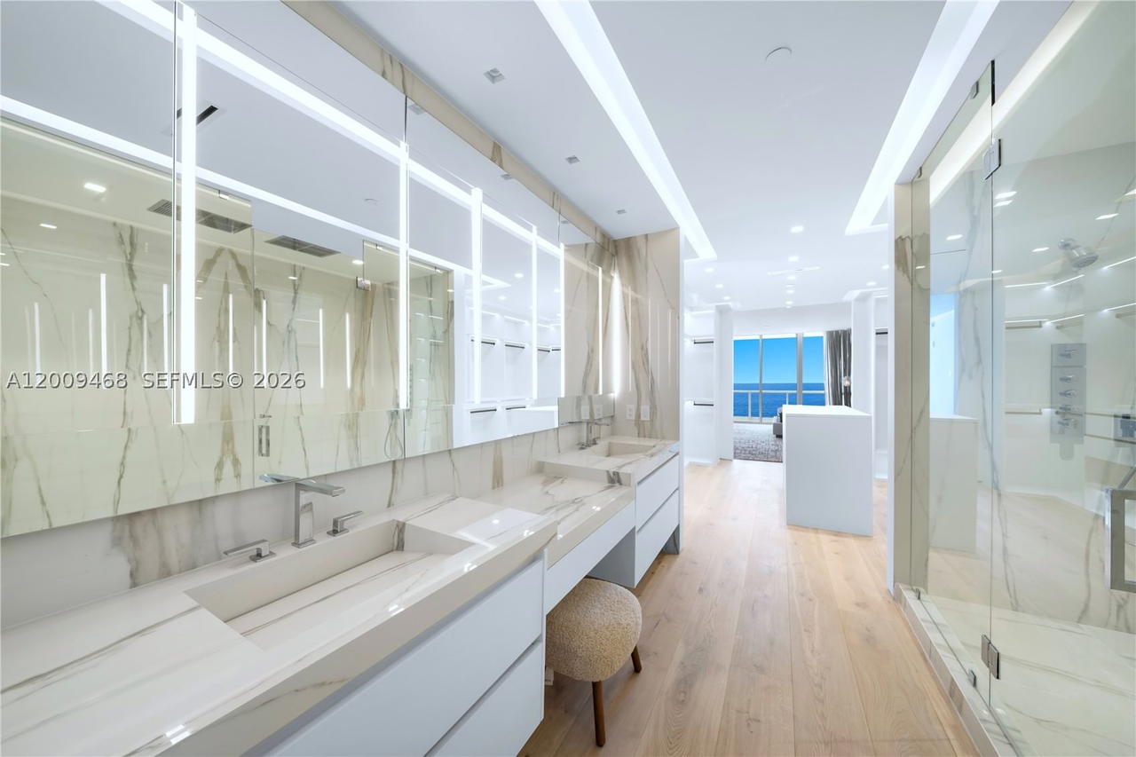 Real estate property located at 100 Pointe Dr #1206, Miami-dade, Continuum On South Beach, Miami Beach, FL
