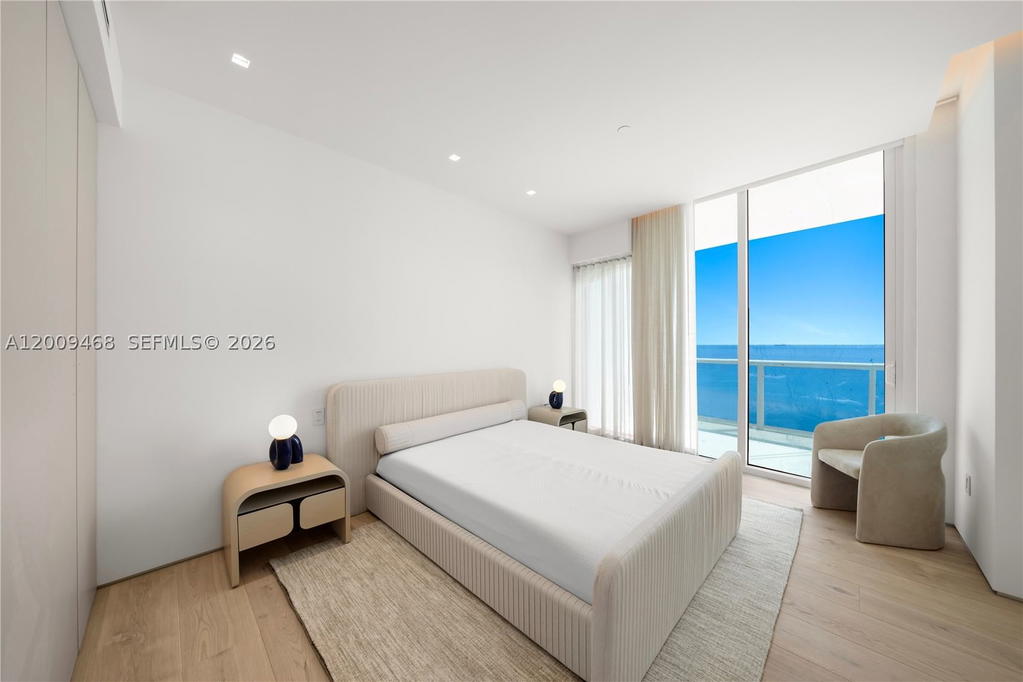 Real estate property located at 100 Pointe Dr #1206, Miami-dade, Continuum On South Beach, Miami Beach, FL