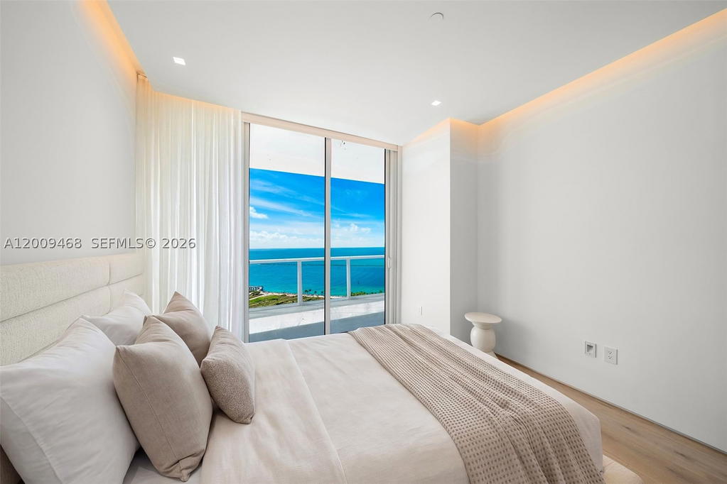Real estate property located at 100 Pointe Dr #1206, Miami-dade, Continuum On South Beach, Miami Beach, FL
