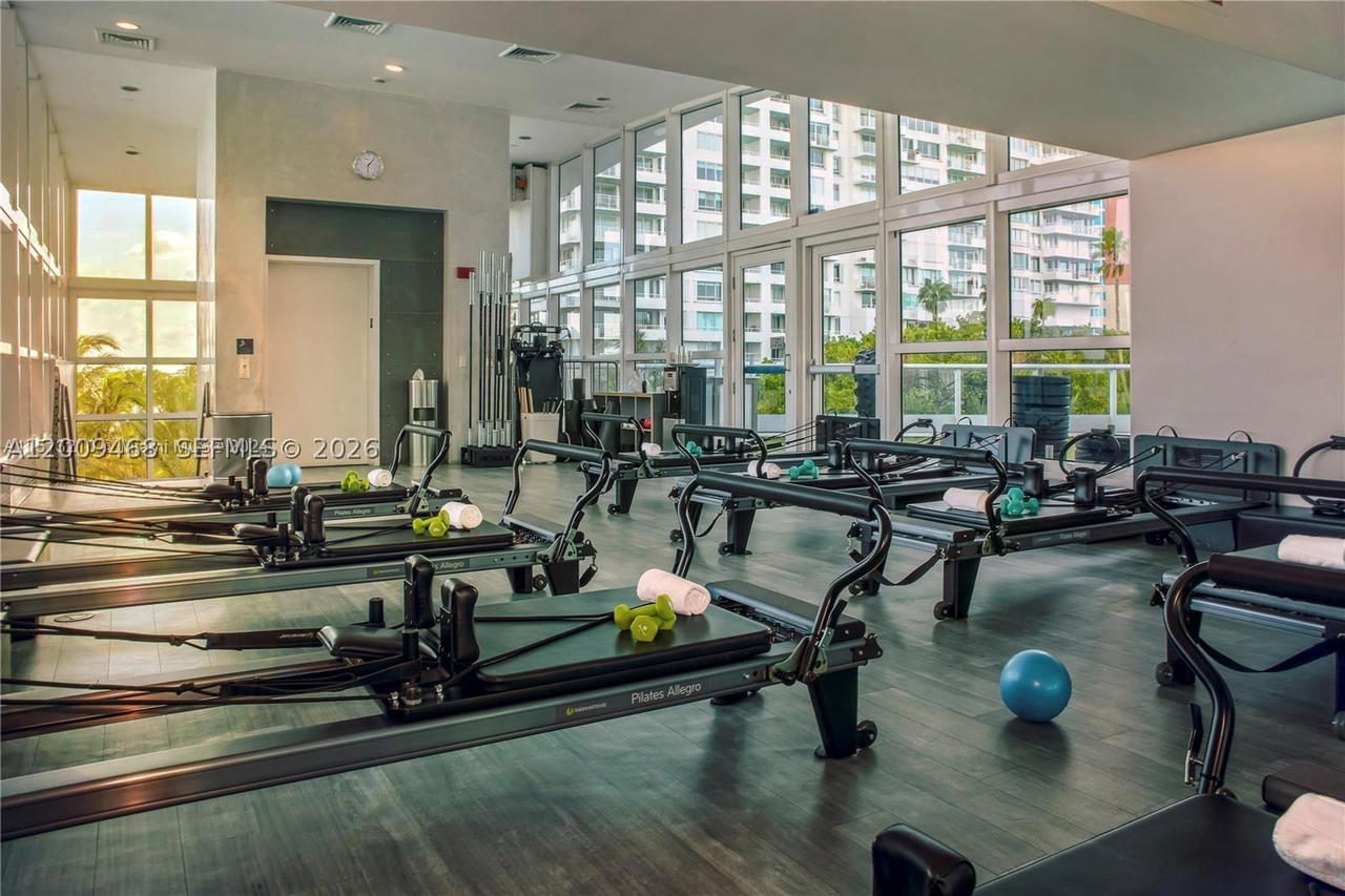 Real estate property located at 100 Pointe Dr #1206, Miami-dade, Continuum On South Beach, Miami Beach, FL