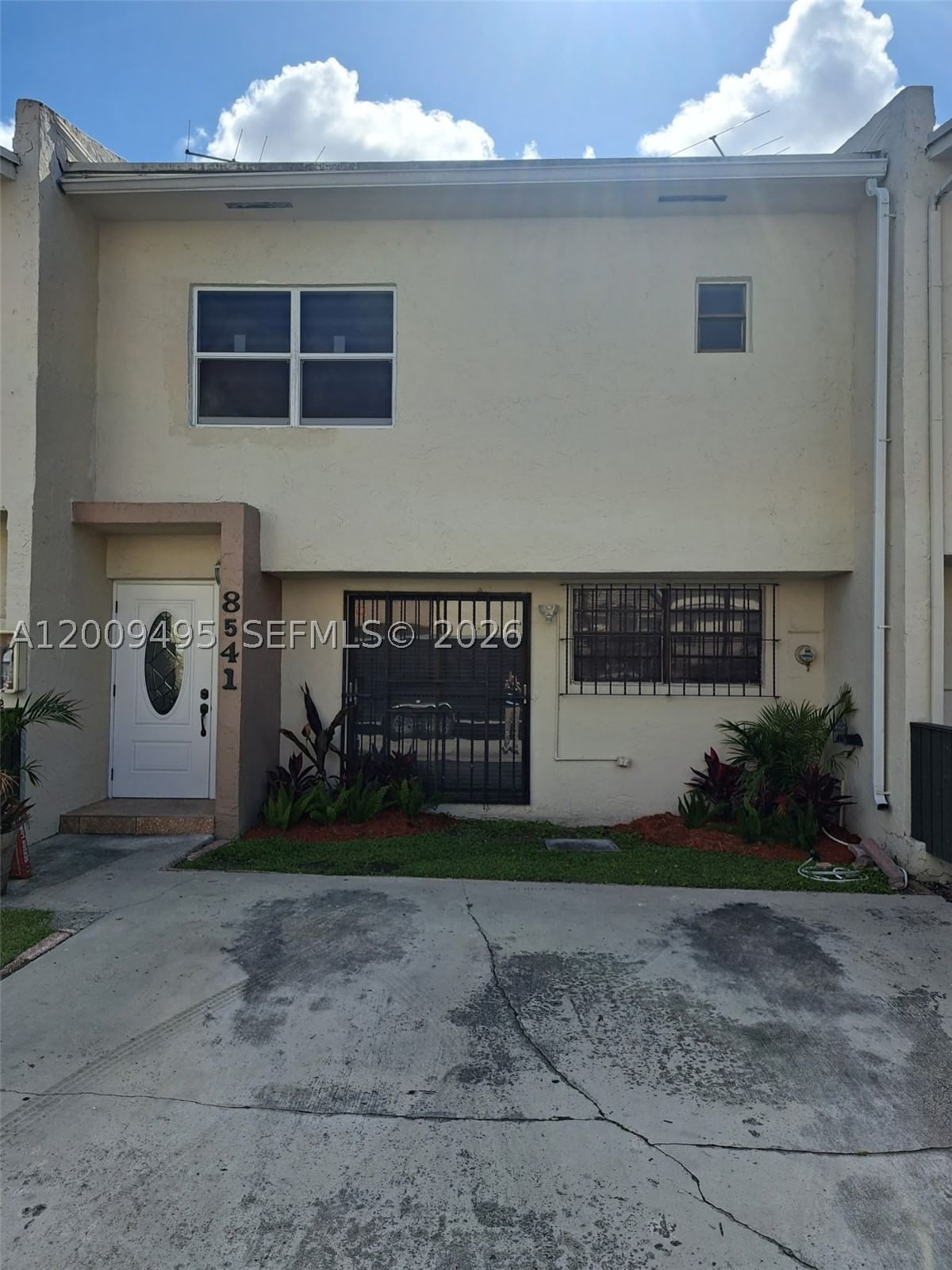 Real estate property located at 8541 7th St #32, Miami-dade, Florida 2000 Condo, Miami, FL