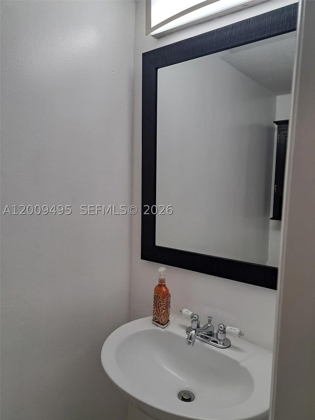 Real estate property located at 8541 7th St #32, Miami-dade, Florida 2000 Condo, Miami, FL