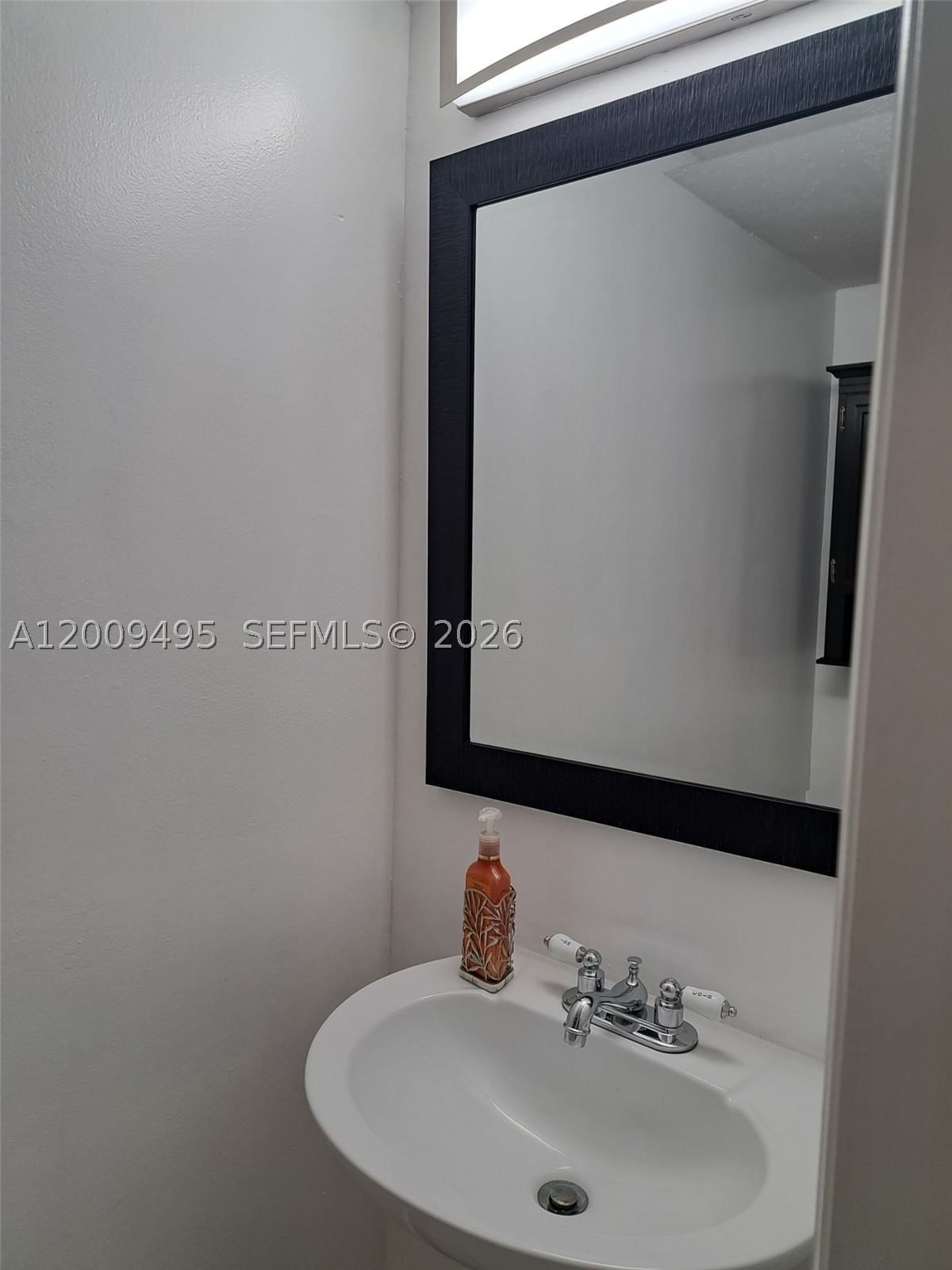 Real estate property located at 8541 7th St #32, Miami-dade, Florida 2000 Condo, Miami, FL