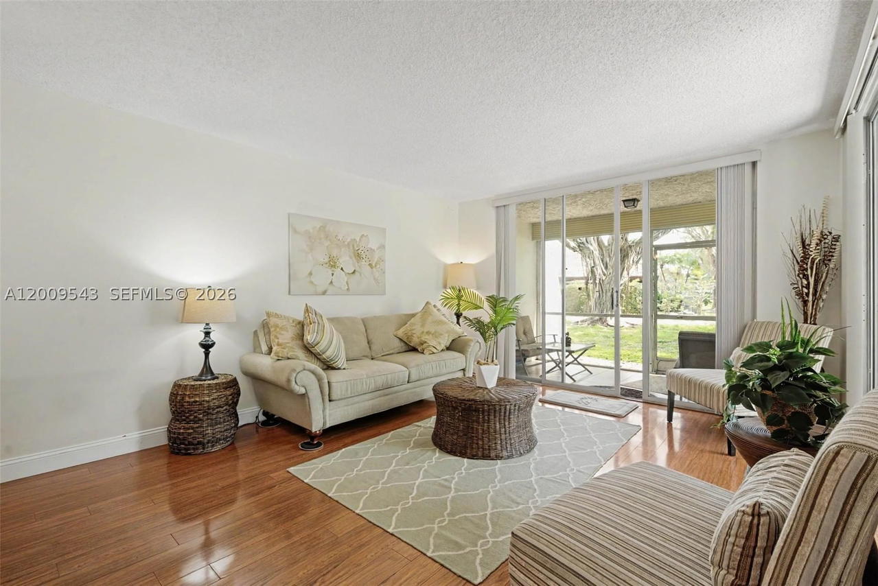 Real estate property located at 9340 Lagoon Pl #110, Broward, Poinciana 12a Pine Island, Davie, FL