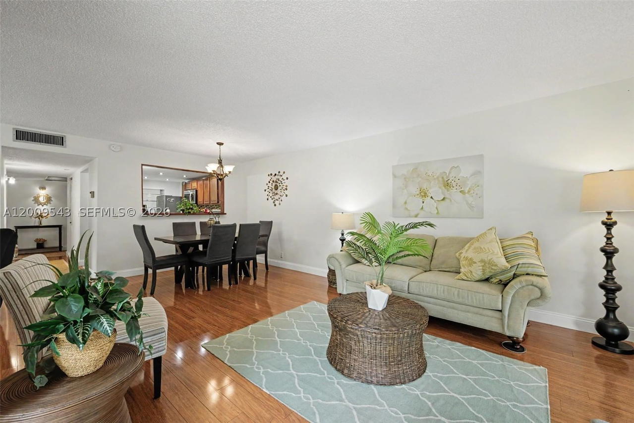 Real estate property located at 9340 Lagoon Pl #110, Broward, Poinciana 12a Pine Island, Davie, FL