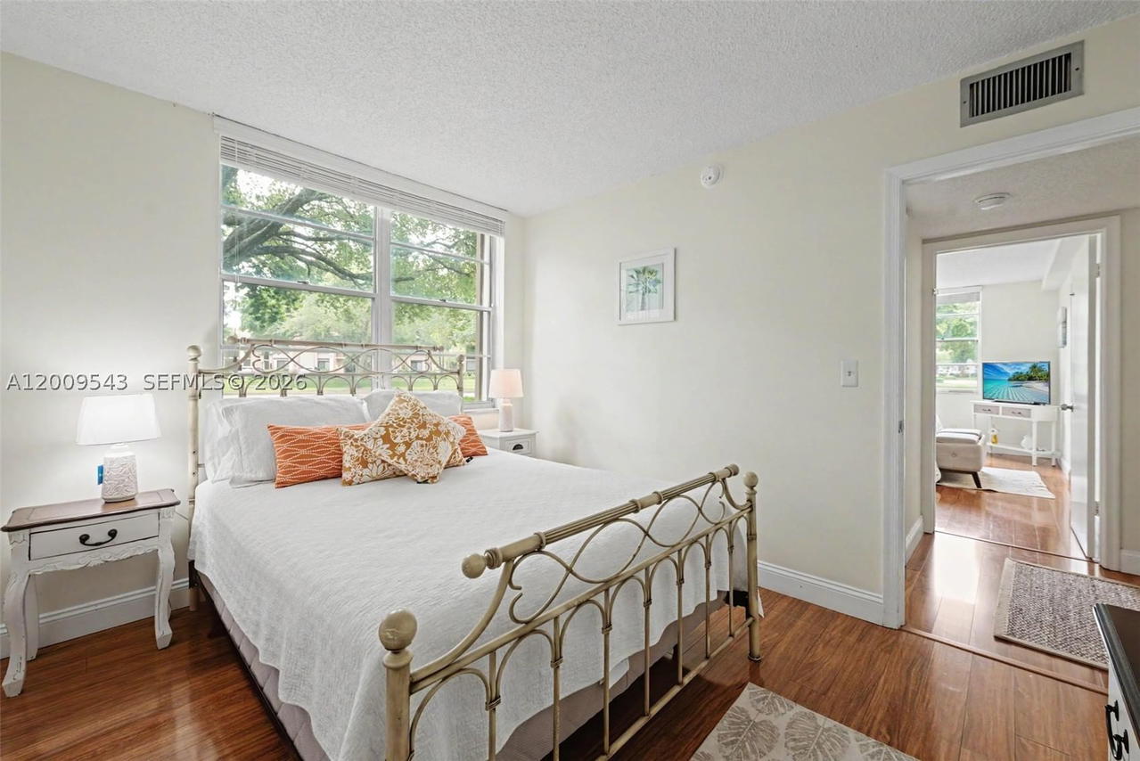 Real estate property located at 9340 Lagoon Pl #110, Broward, Poinciana 12a Pine Island, Davie, FL