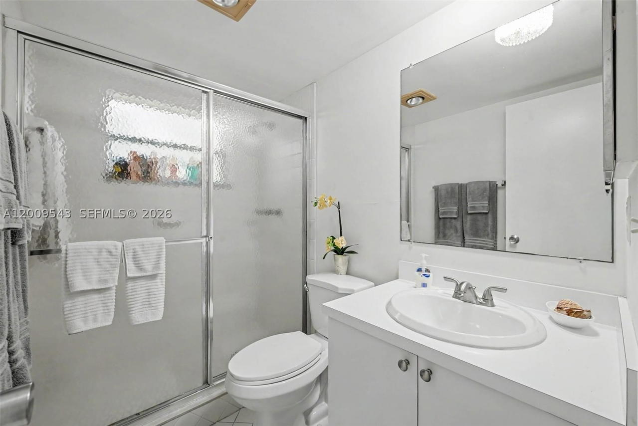 Real estate property located at 9340 Lagoon Pl #110, Broward, Poinciana 12a Pine Island, Davie, FL