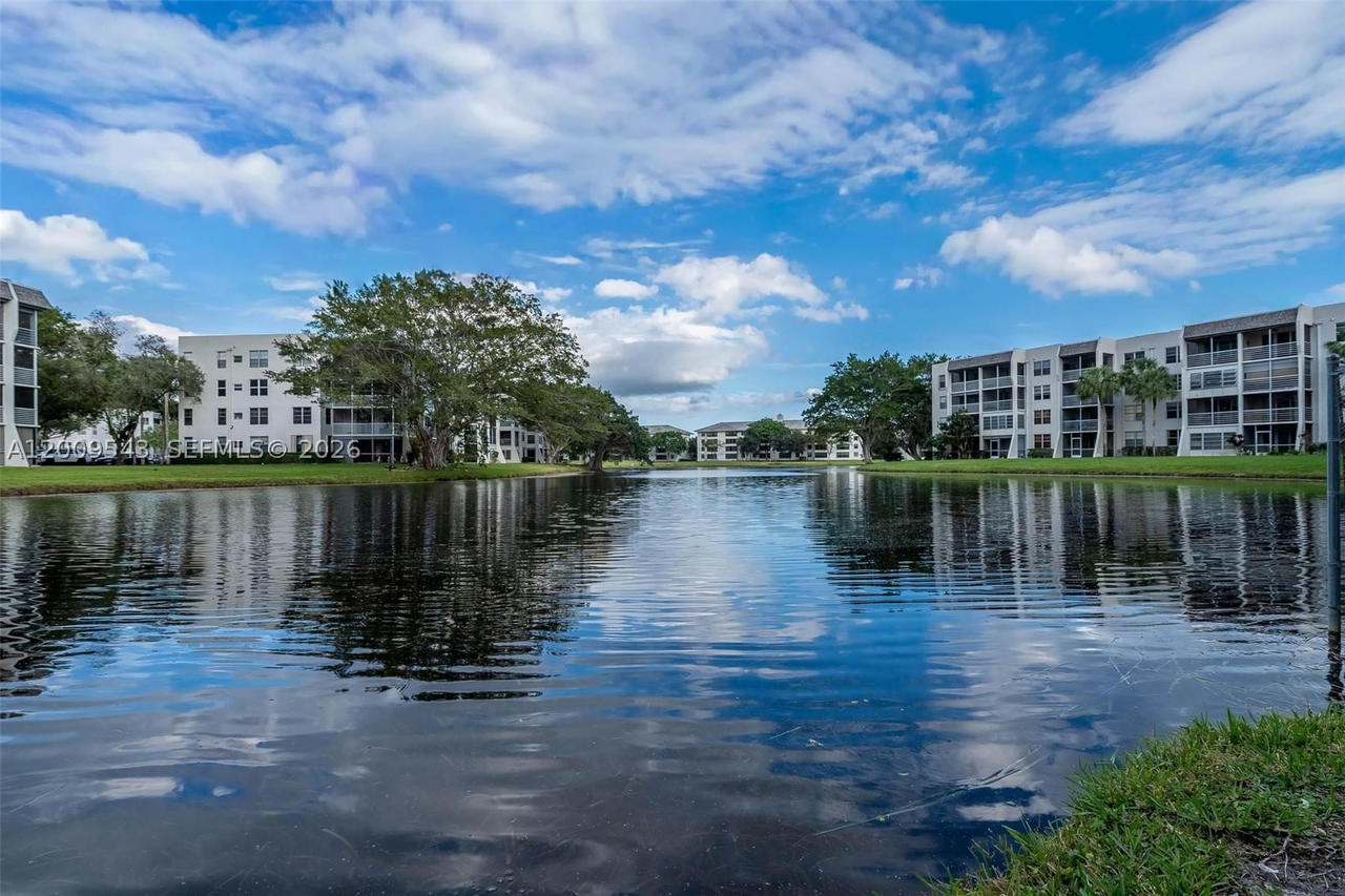Real estate property located at 9340 Lagoon Pl #110, Broward, Poinciana 12a Pine Island, Davie, FL