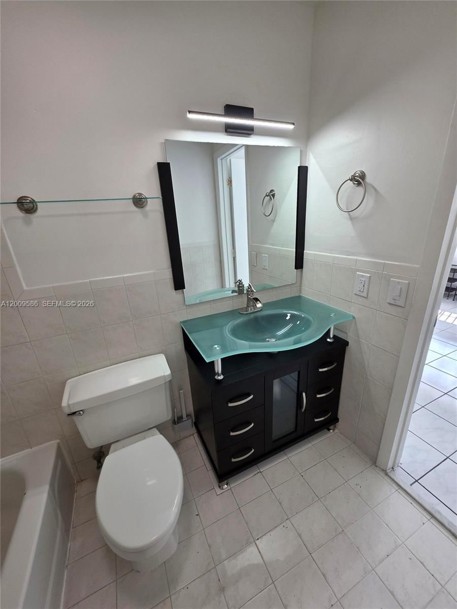 Real estate property located at 11649 91st Ave, Miami-dade, Maria Luisa Estates Sec 4, Hialeah Gardens, FL