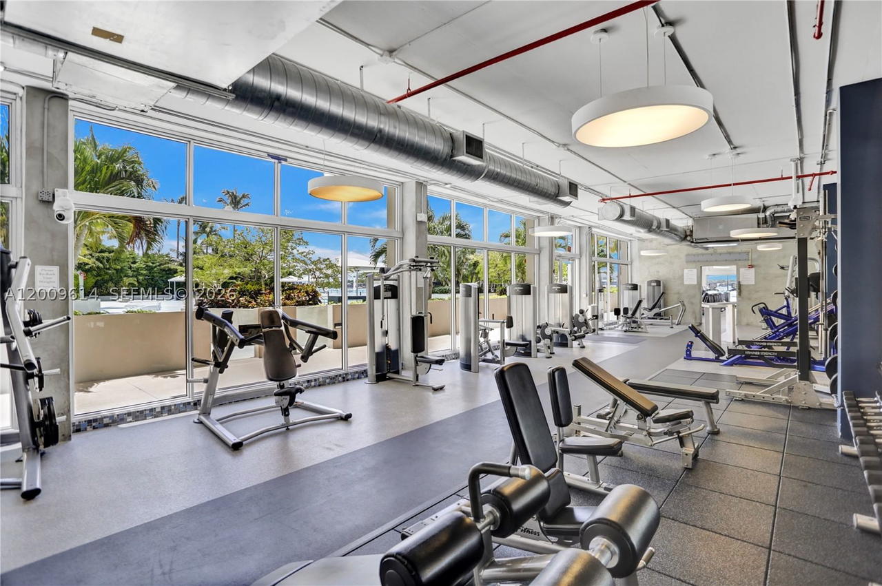 Real estate property located at 1200 West Ave #423, Miami-dade, Mirador 1200 Condo, Miami Beach, FL