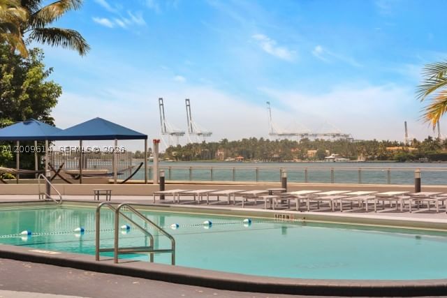 Real estate property located at 1200 West Ave #423, Miami-dade, Mirador 1200 Condo, Miami Beach, FL