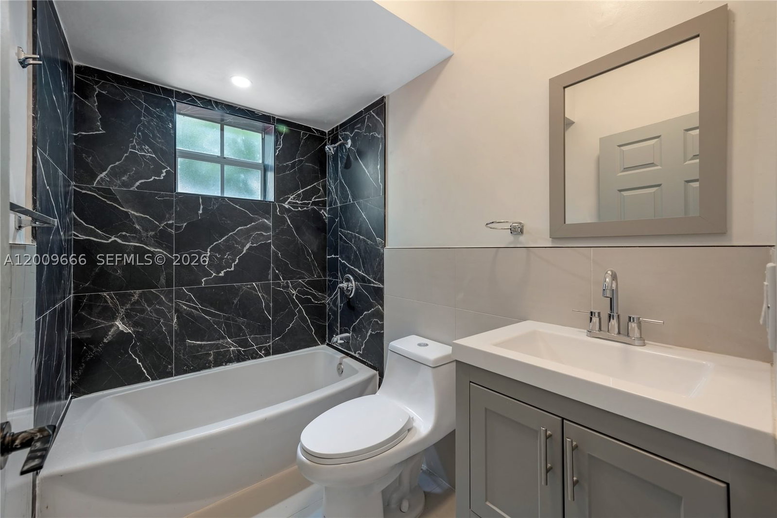 Real estate property located at 1132 3rd St, Miami-dade, Lawrence Estate Land Co, Miami, FL