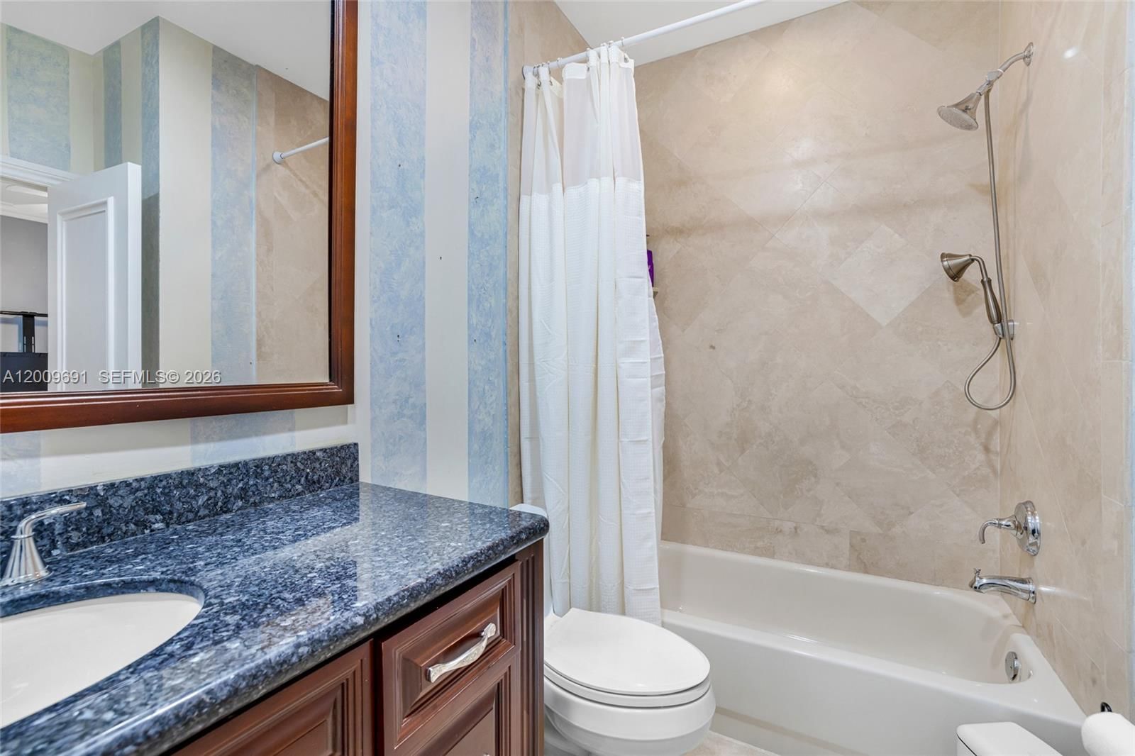 Real estate property located at 2477 Poinciana Dr, Broward, Sector 7 -, Weston, FL