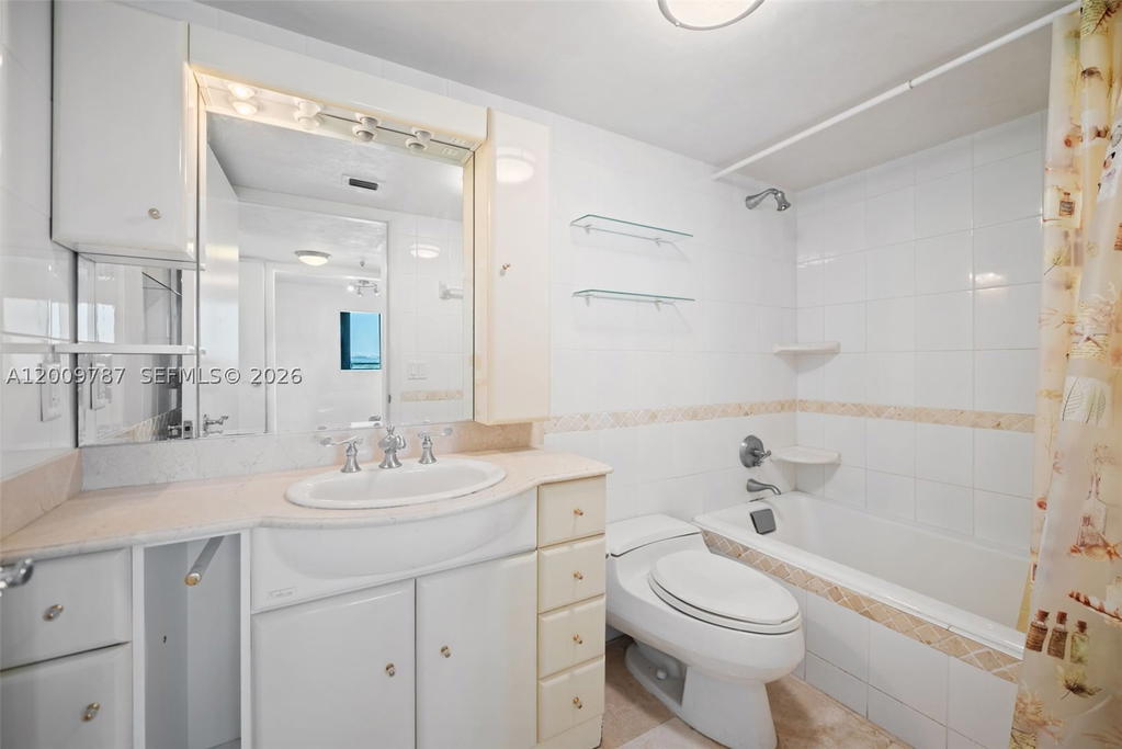 Real estate property located at 7751 Bayshore Ct #7B, Miami-dade, Coral Bay Racquet Club Co, Miami, FL