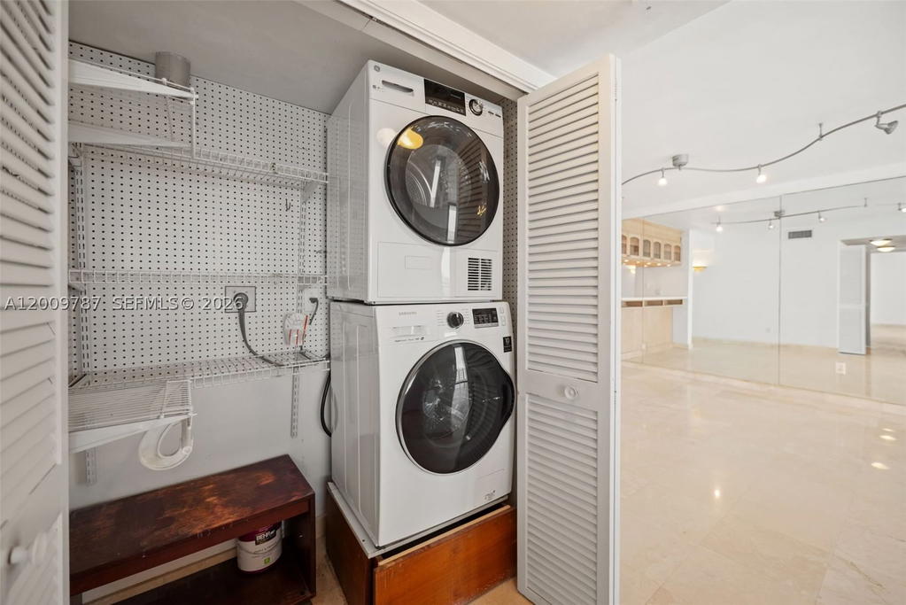 Real estate property located at 7751 Bayshore Ct #7B, Miami-dade, Coral Bay Racquet Club Co, Miami, FL