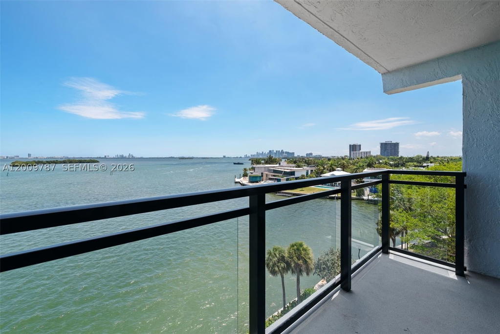 Real estate property located at 7751 Bayshore Ct #7B, Miami-dade, Coral Bay Racquet Club Co, Miami, FL