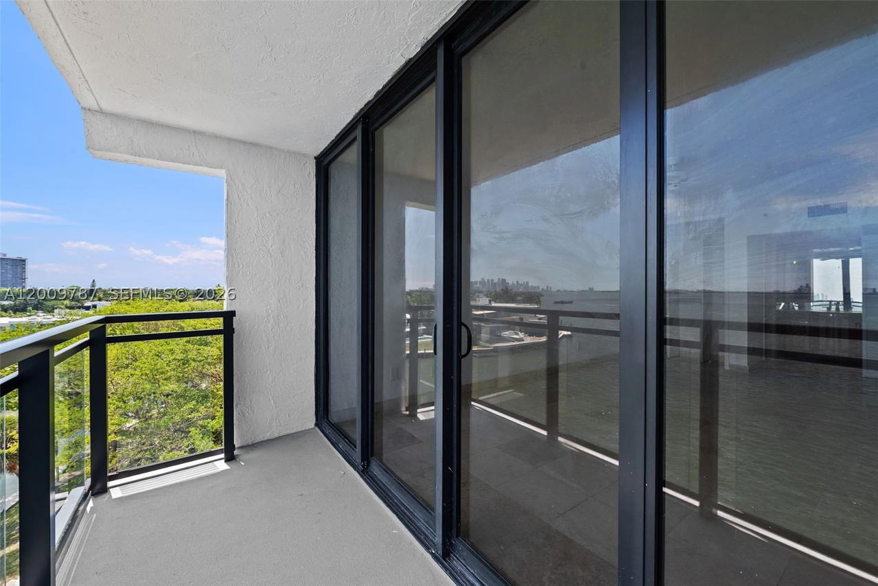 Real estate property located at 7751 Bayshore Ct #7B, Miami-dade, Coral Bay Racquet Club Co, Miami, FL