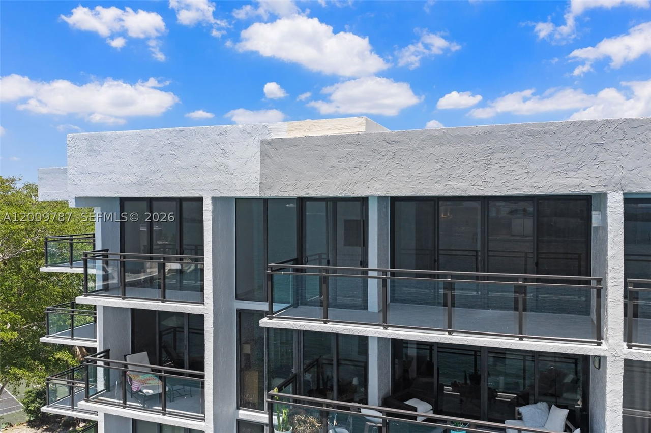 Real estate property located at 7751 Bayshore Ct #7B, Miami-dade, Coral Bay Racquet Club Co, Miami, FL