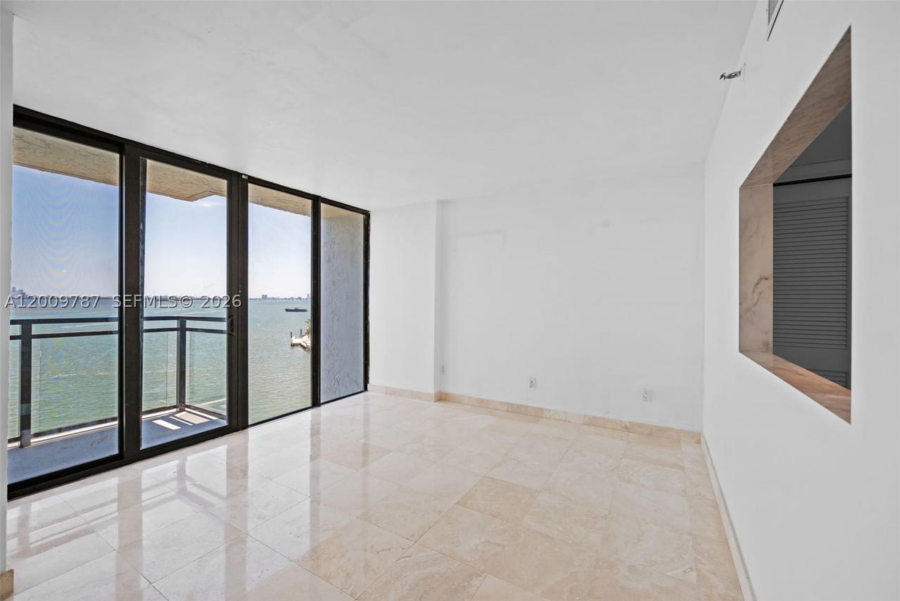 Real estate property located at 7751 Bayshore Ct #7B, Miami-dade, Coral Bay Racquet Club Co, Miami, FL