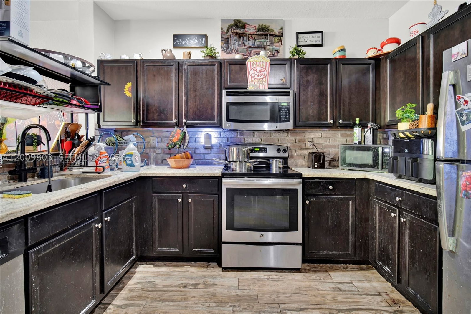Real estate property located at 560 33rd Ter, Miami-dade, Baywinds Of Flores, Homestead, FL