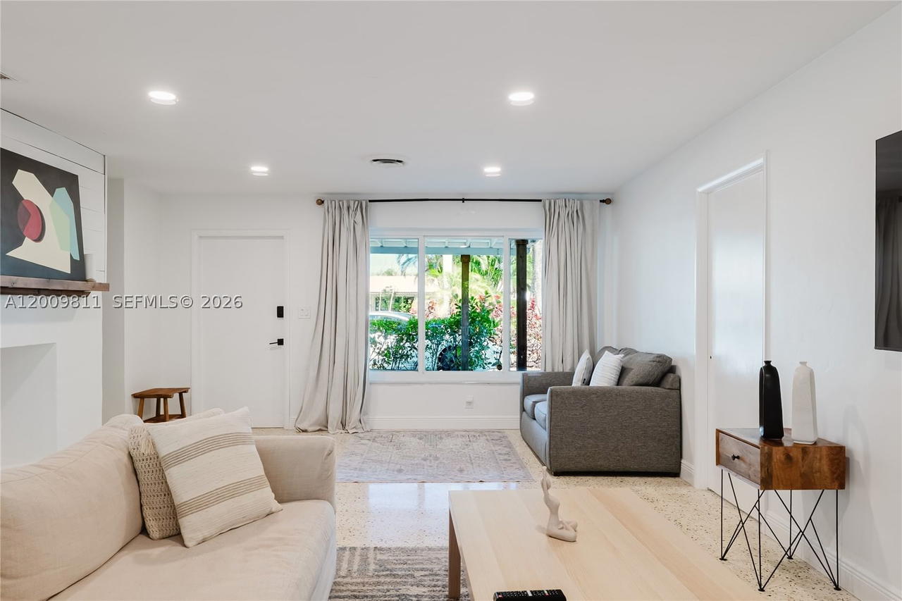 Real estate property located at 1106 13th Ct, Broward, Country Club Homes, Hollywood, FL