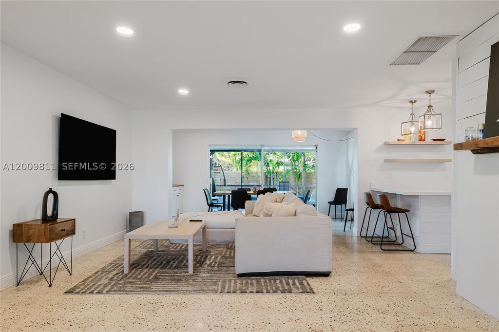 Real estate property located at 1106 13th Ct, Broward, Country Club Homes, Hollywood, FL