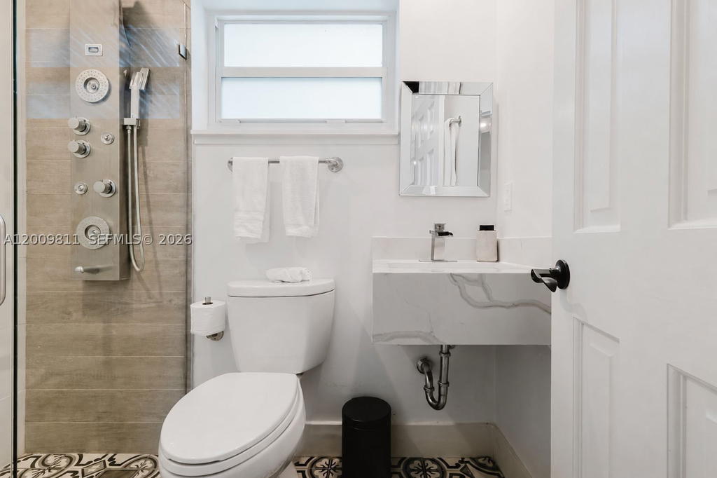 Real estate property located at 1106 13th Ct, Broward, Country Club Homes, Hollywood, FL