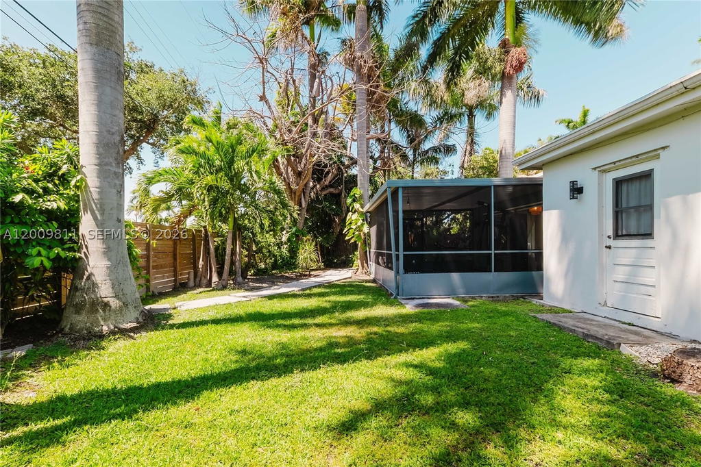 Real estate property located at 1106 13th Ct, Broward, Country Club Homes, Hollywood, FL