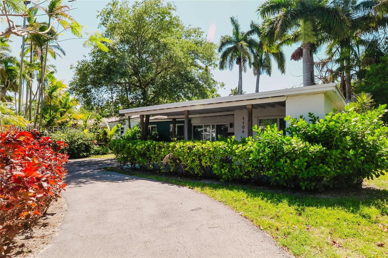 Real estate property located at 1106 13th Ct, Broward, Country Club Homes, Hollywood, FL