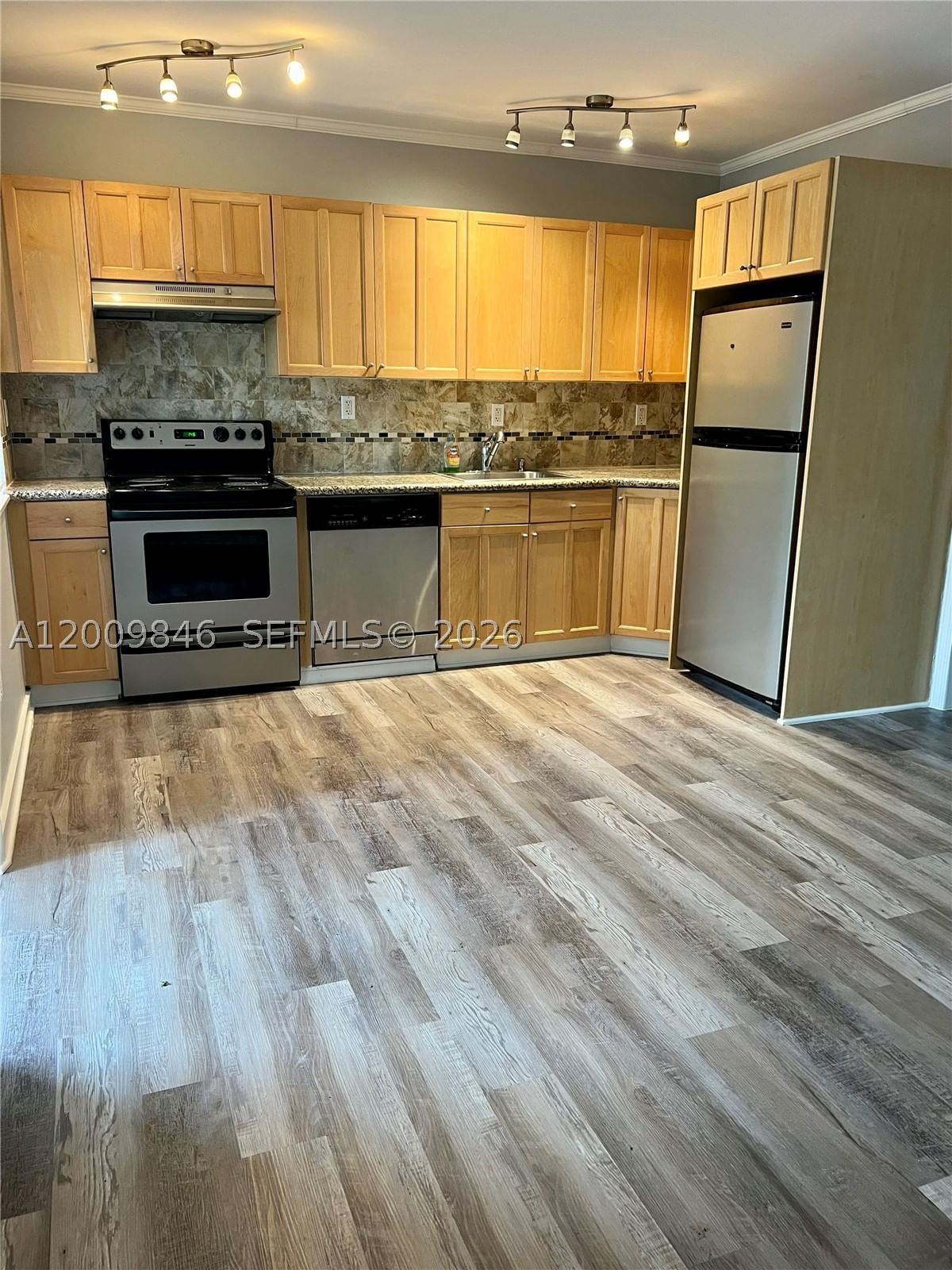 Real estate property located at 590 40th Ct #3, Broward, Astra Condo, Oakland Park, FL