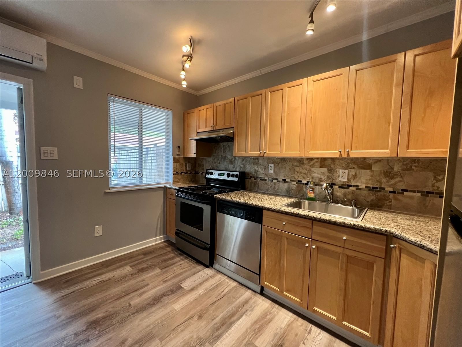 Real estate property located at 590 40th Ct #3, Broward, Astra Condo, Oakland Park, FL