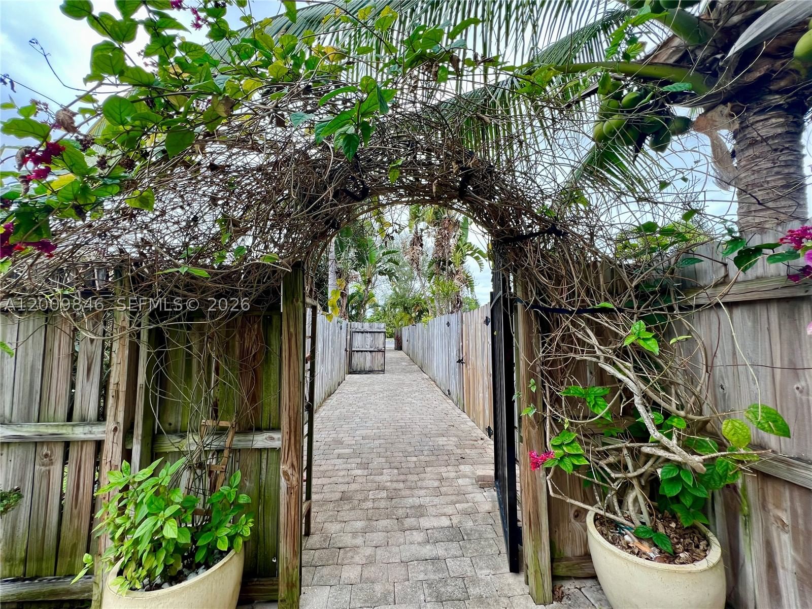 Real estate property located at 590 40th Ct #3, Broward, Astra Condo, Oakland Park, FL