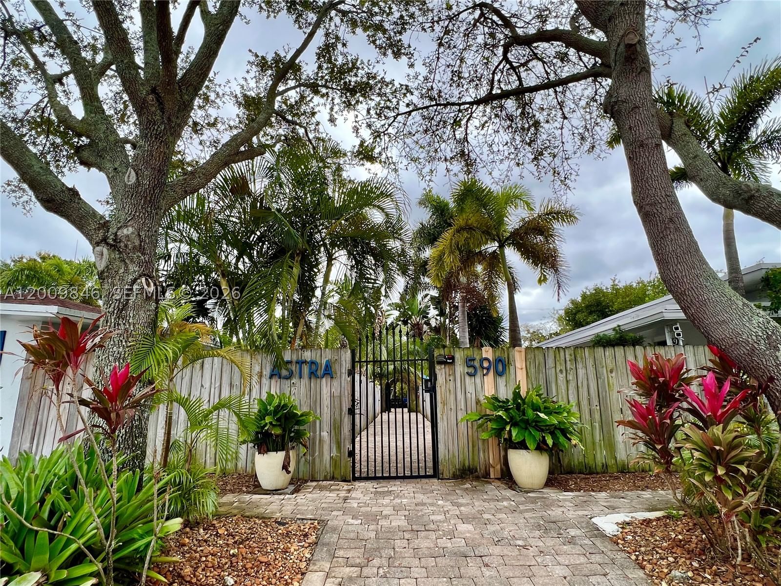 Real estate property located at 590 40th Ct #3, Broward, Astra Condo, Oakland Park, FL