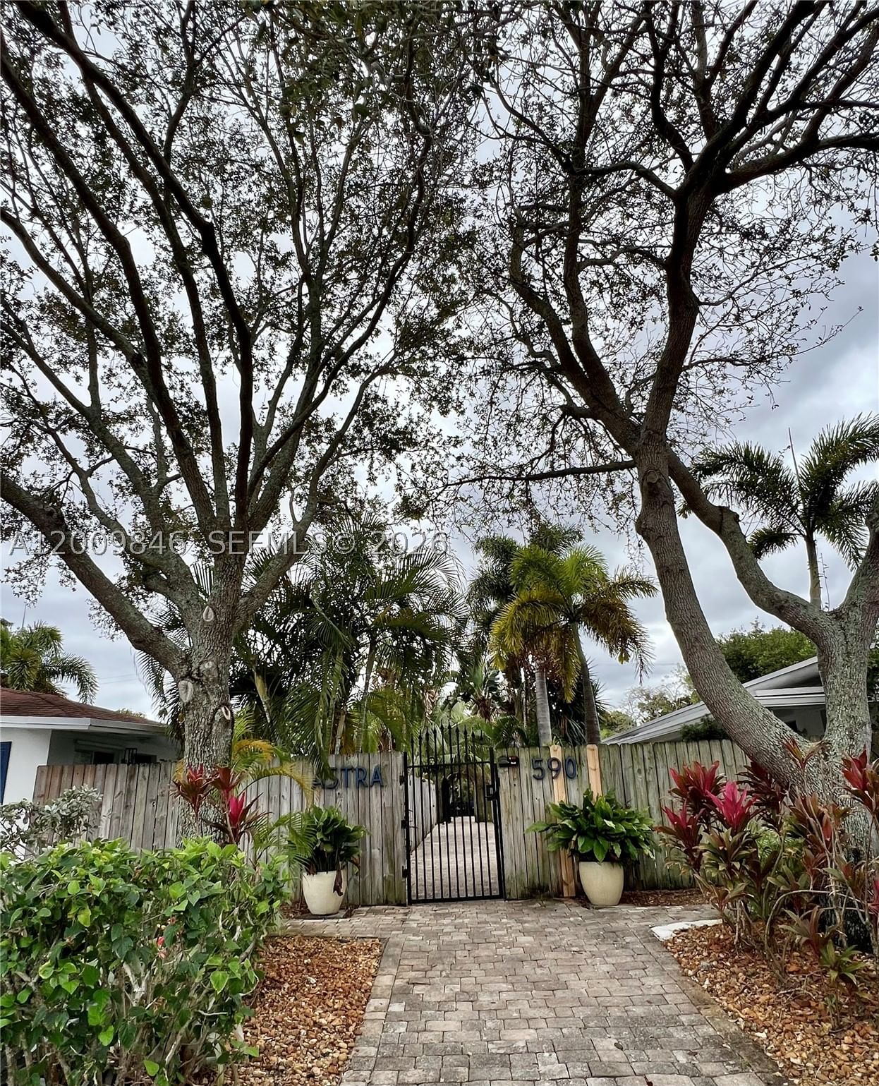 Real estate property located at 590 40th Ct #3, Broward, Astra Condo, Oakland Park, FL
