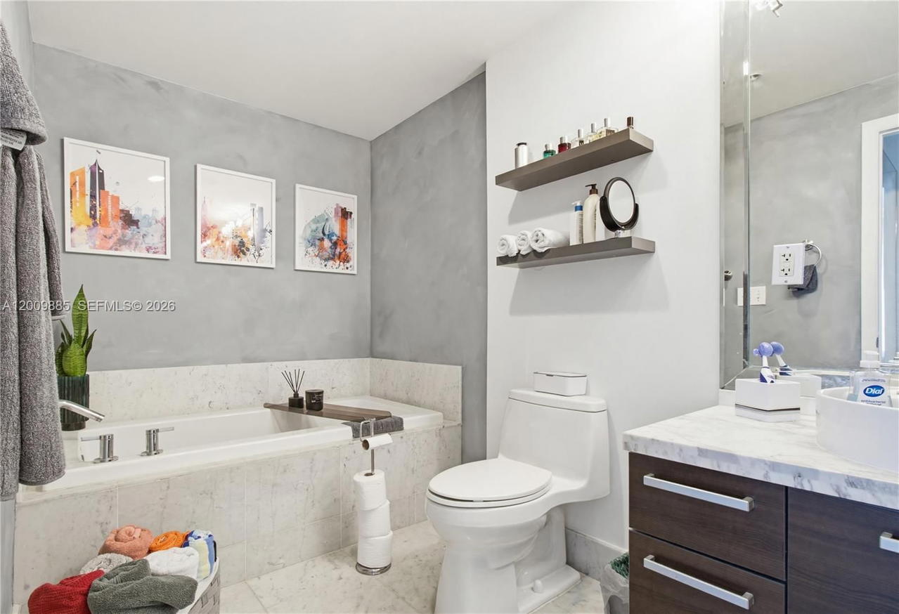 Real estate property located at 253 2nd St #2005, Miami-dade, Vizcayne South Condo, Miami, FL