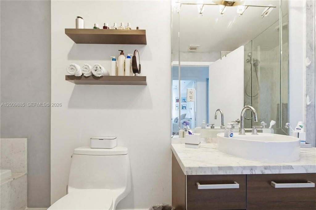 Real estate property located at 253 2nd St #2005, Miami-dade, Vizcayne South Condo, Miami, FL
