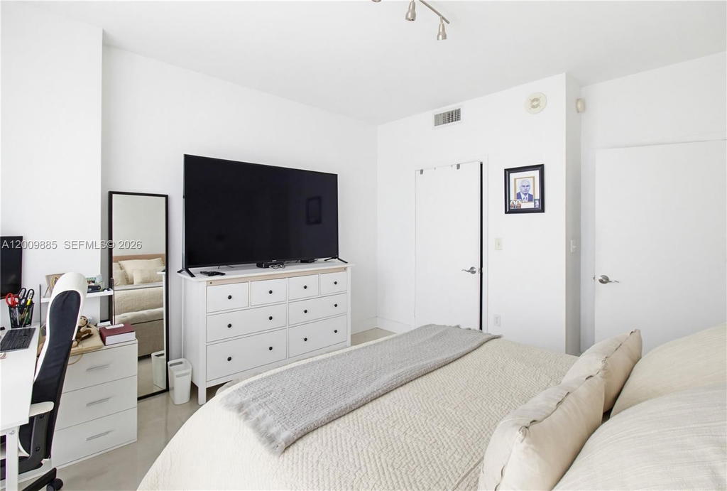 Real estate property located at 253 2nd St #2005, Miami-dade, Vizcayne South Condo, Miami, FL