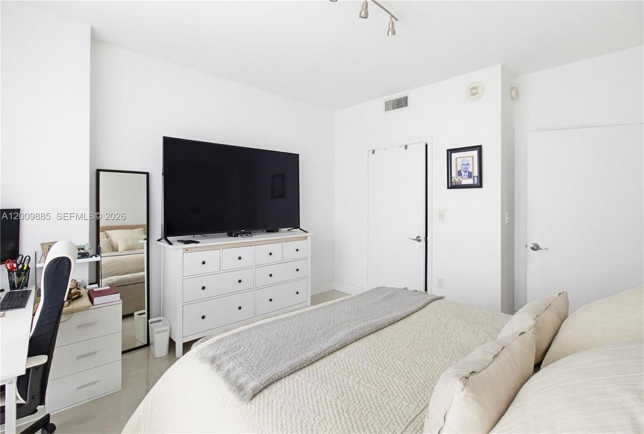 Real estate property located at 253 2nd St #2005, Miami-dade, Vizcayne South Condo, Miami, FL