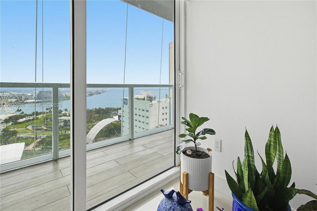 Real estate property located at 253 2nd St #2005, Miami-dade, Vizcayne South Condo, Miami, FL