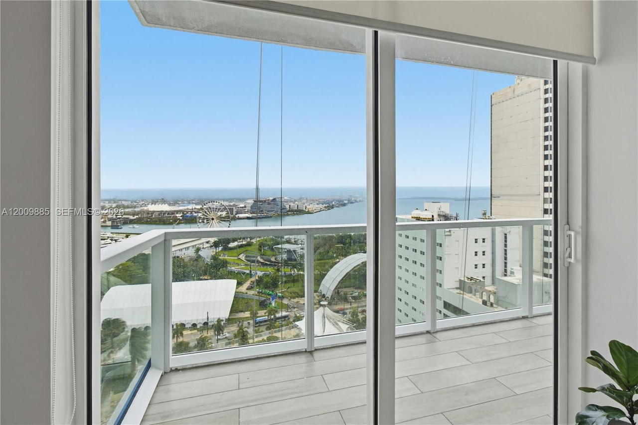 Real estate property located at 253 2nd St #2005, Miami-dade, Vizcayne South Condo, Miami, FL