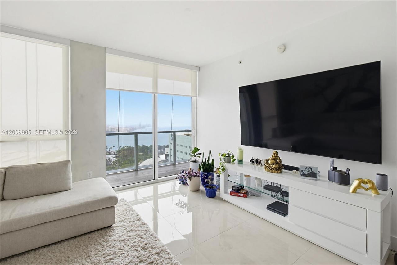 Real estate property located at 253 2nd St #2005, Miami-dade, Vizcayne South Condo, Miami, FL