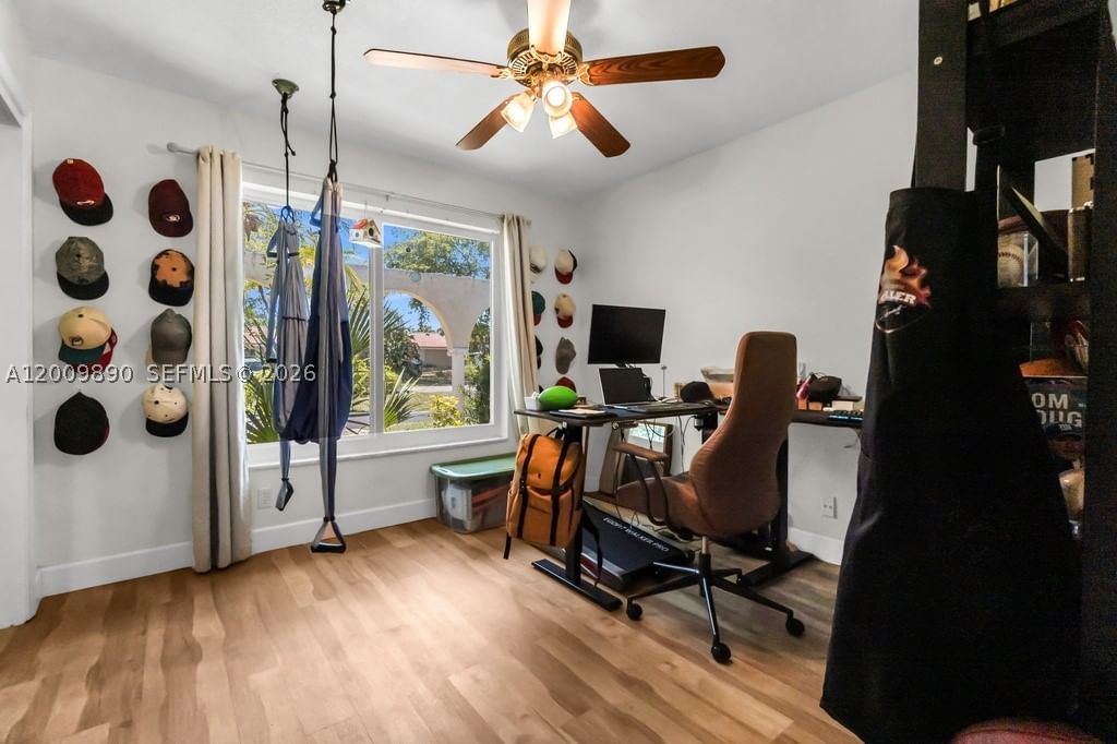 Real estate property located at 620 Lake Dasha Cir, Broward, Jacaranda Area 12, Plantation, FL